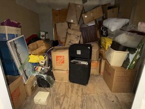 10 x 10 storage unit in Van Nuys, CA