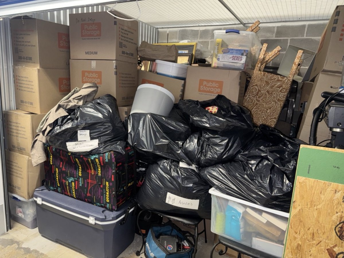 10 x 10 storage unit in Baltimore, MD