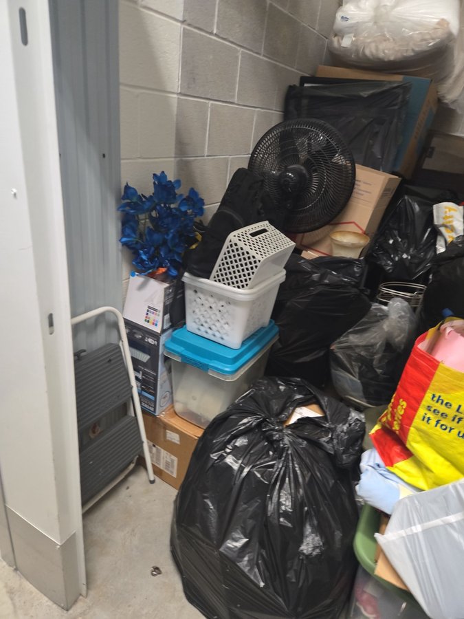 5 x 10 storage unit in Baltimore, MD