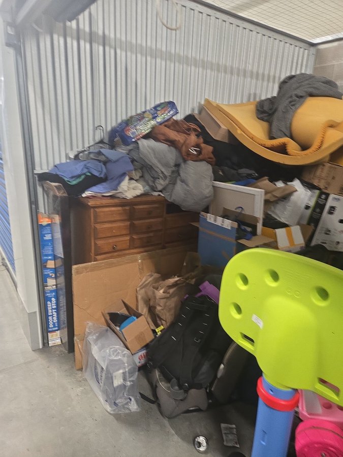 10 x 10 storage unit in Baltimore, MD