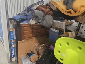 10 x 10 storage unit in Baltimore, MD