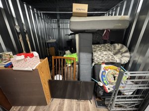 10 x 15 storage unit in Manchester, NH