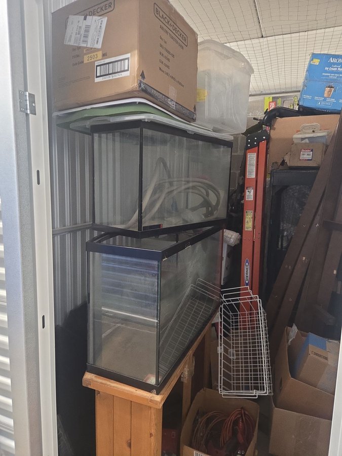 5 x 10 storage unit in Baltimore, MD