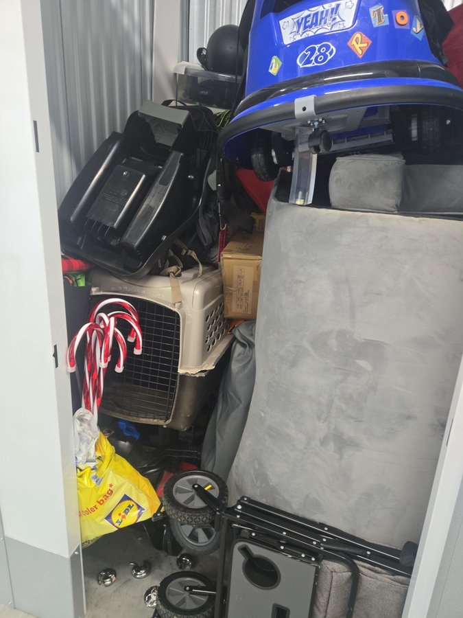 5 x 5 storage unit in Baltimore, MD