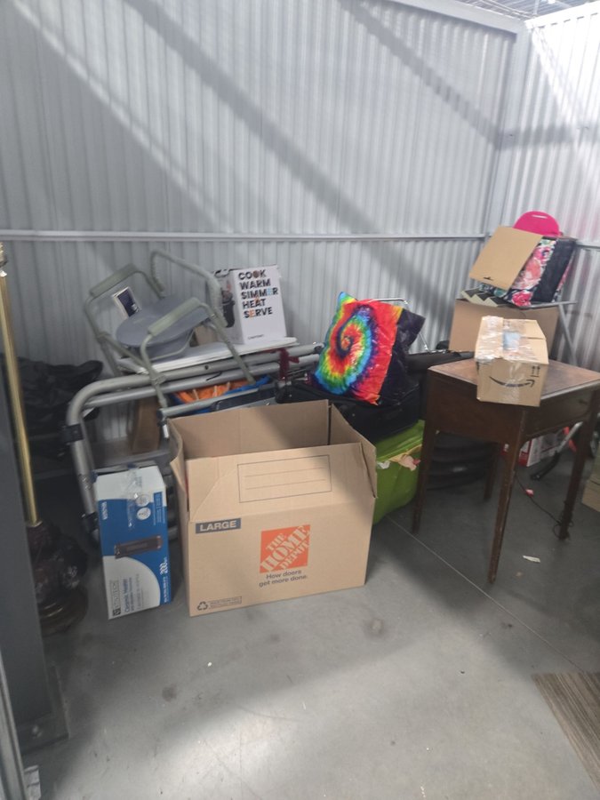 10 x 15 storage unit in Baltimore, MD
