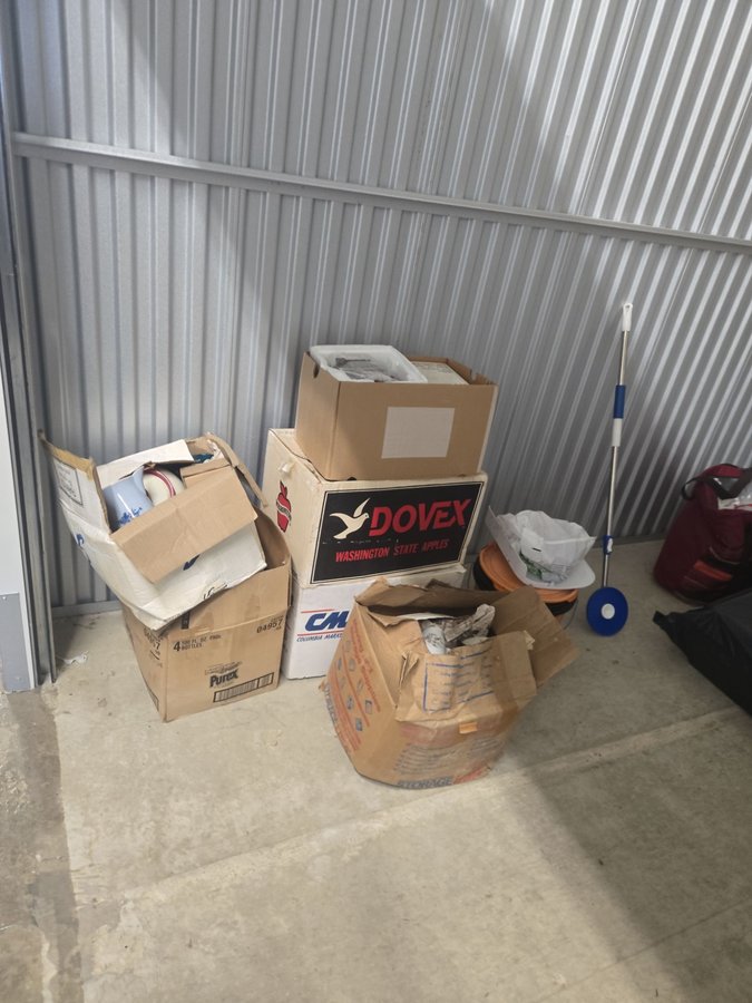 10 x 10 storage unit in Baltimore, MD