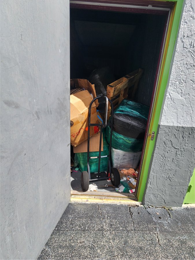 5 x 12 storage unit in Lantana, FL