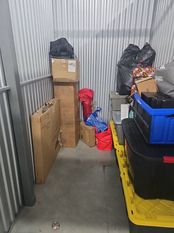 5 x 10 storage unit in Baltimore, MD
