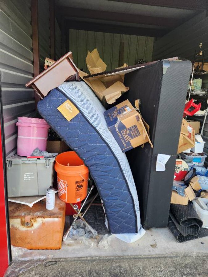 10 x 20 storage unit in Pasadena, TX