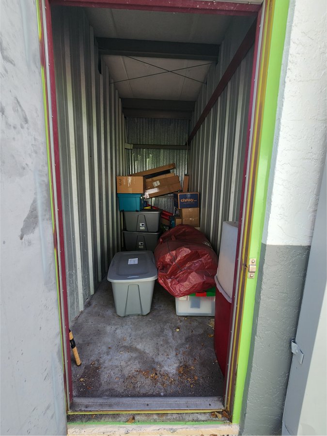 5 x 12 storage unit in Lantana, FL