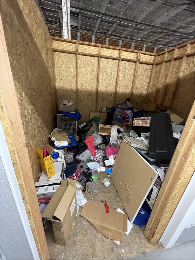 10 x 10 storage unit in Tacoma, WA