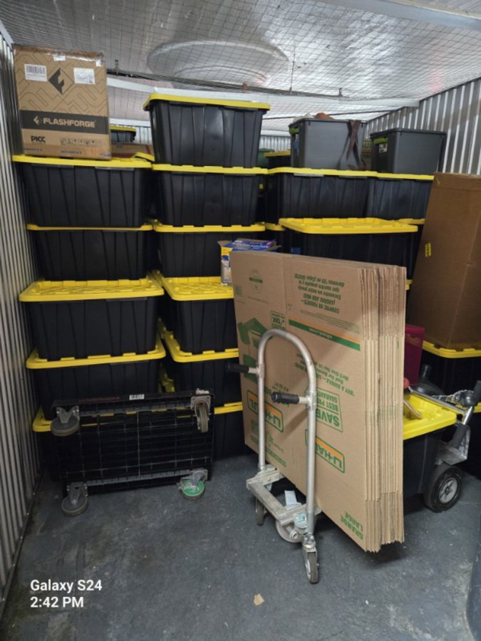 10 x 15 storage unit in Bronx, NY
