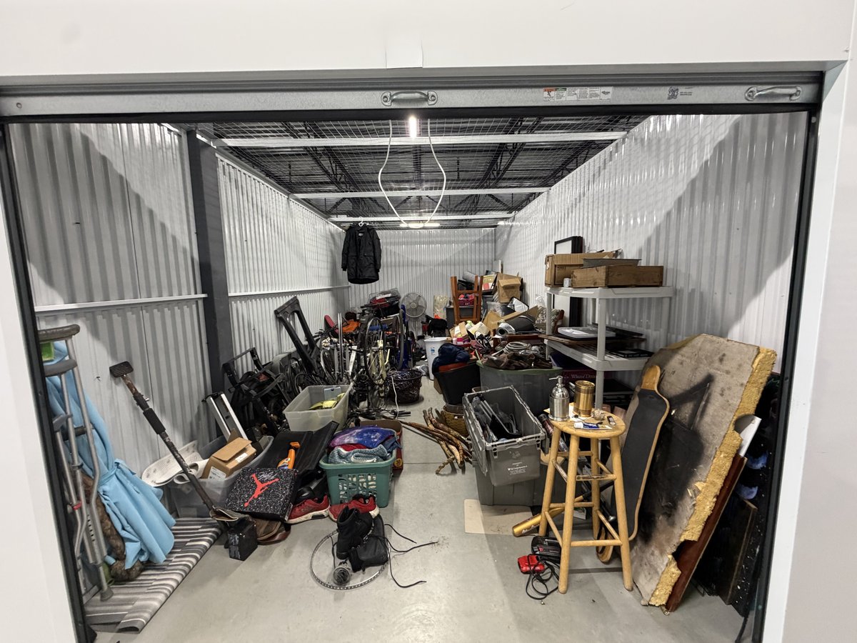 10 x 20 storage unit in Spring Hill, FL