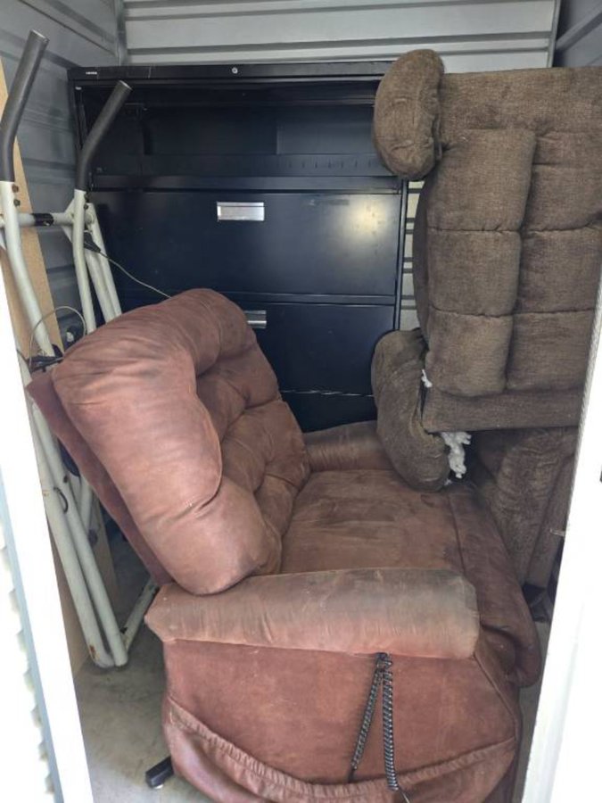 5 x 5 storage unit in Elk Grove, CA