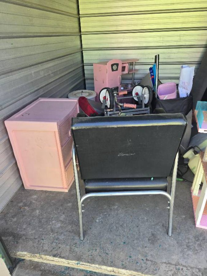 10 x 10 storage unit in Addison, TX