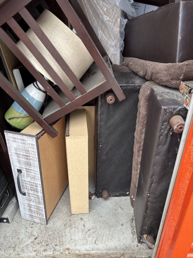 10 x 7 storage unit in Florissant, MO