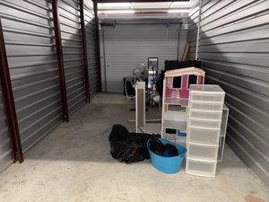 10 x 20 storage unit in Centreville, VA