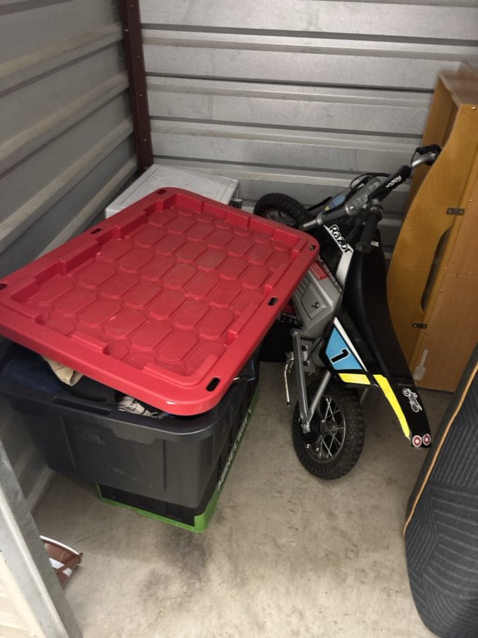 5 x 10 storage unit in Hazelwood, MO