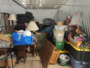 10 x 15 storage unit in Elyria, OH