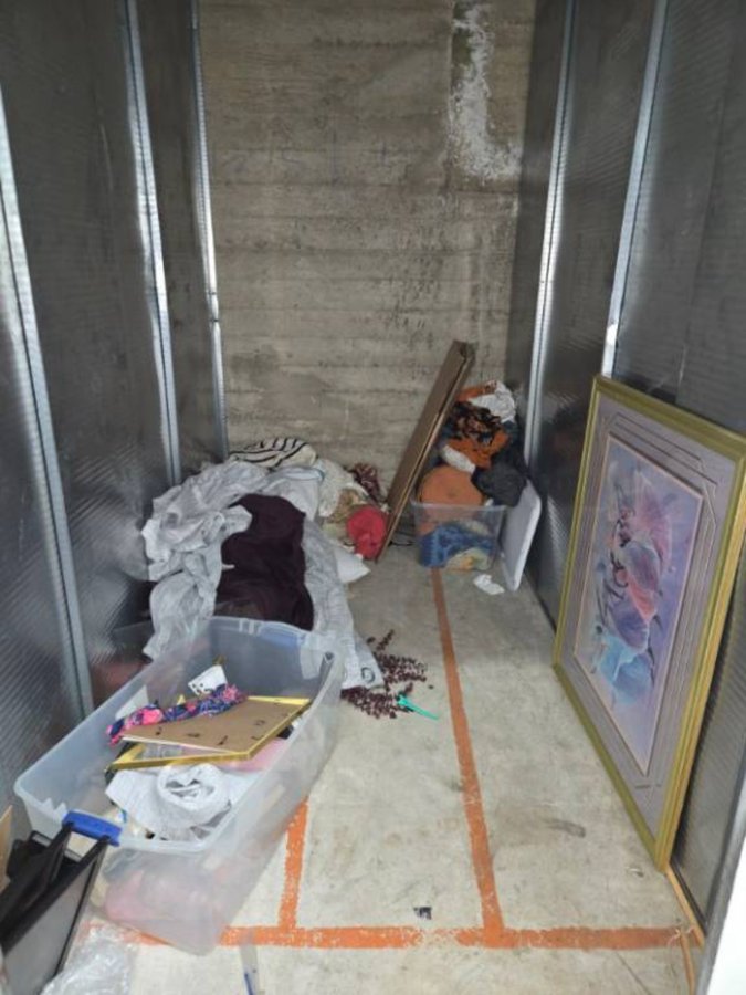 5 x 8 storage unit in Los Angeles, CA