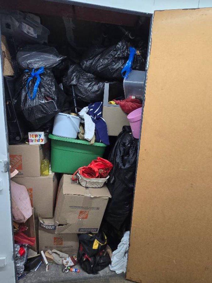 5 x 10 storage unit in Los Angeles, CA