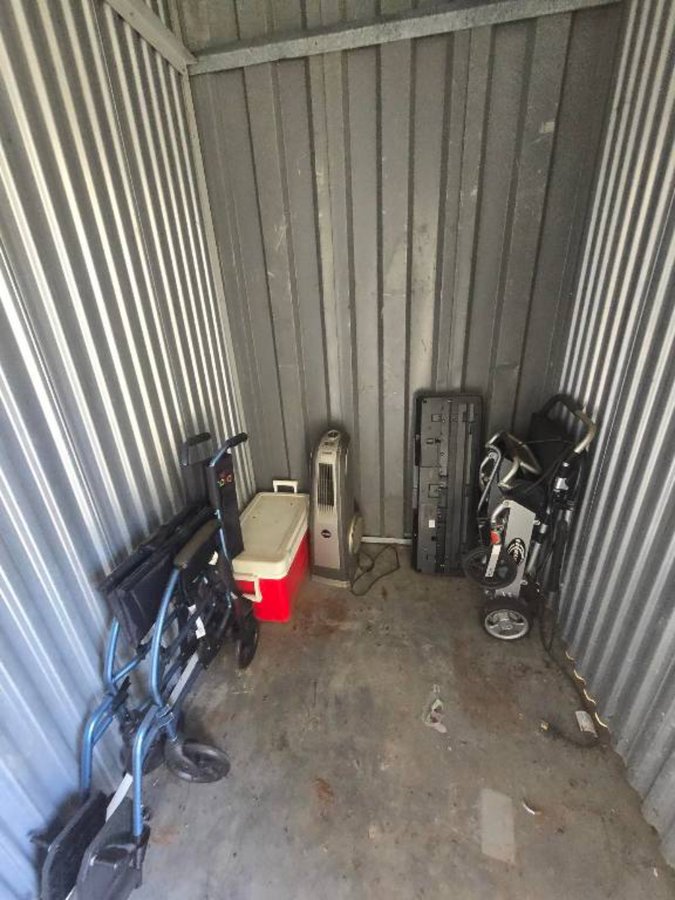 5 x 8 storage unit in Stone Mountain, GA
