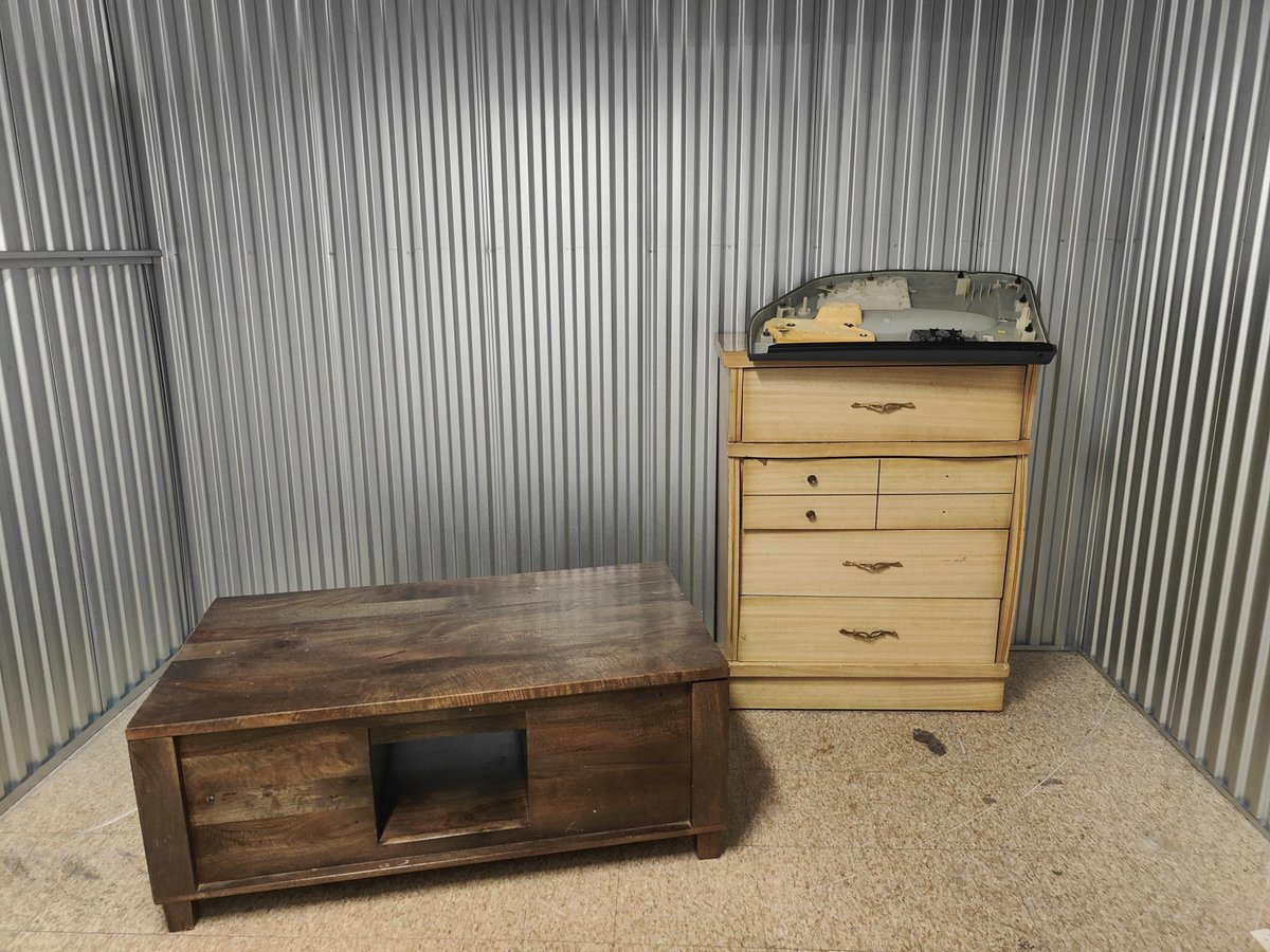 10 x 5 storage unit in Elyria, OH