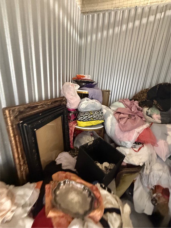 5 x 10 storage unit in Dallas, TX