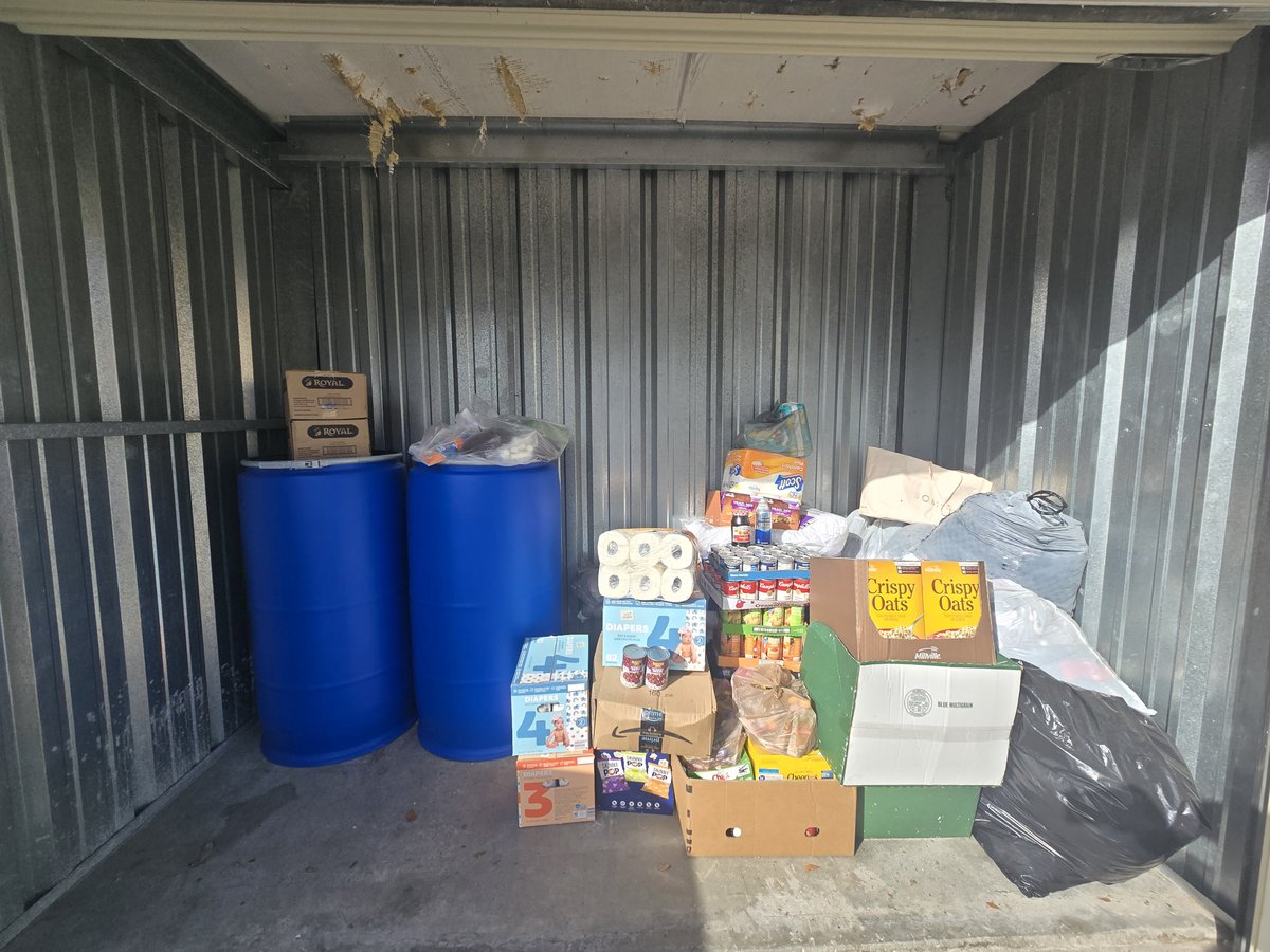 10 x 5 storage unit in Kissimmee, FL
