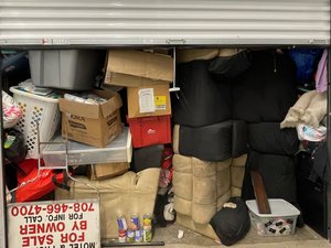 8 x 28 storage unit in Aurora, IL