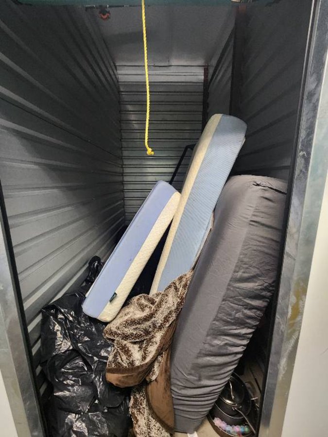 5 x 10 storage unit in Sacramento, CA