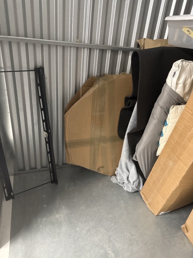 7 x 10 storage unit in Great Neck, NY