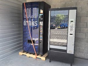 10 x 10 storage unit in Los Angeles, CA