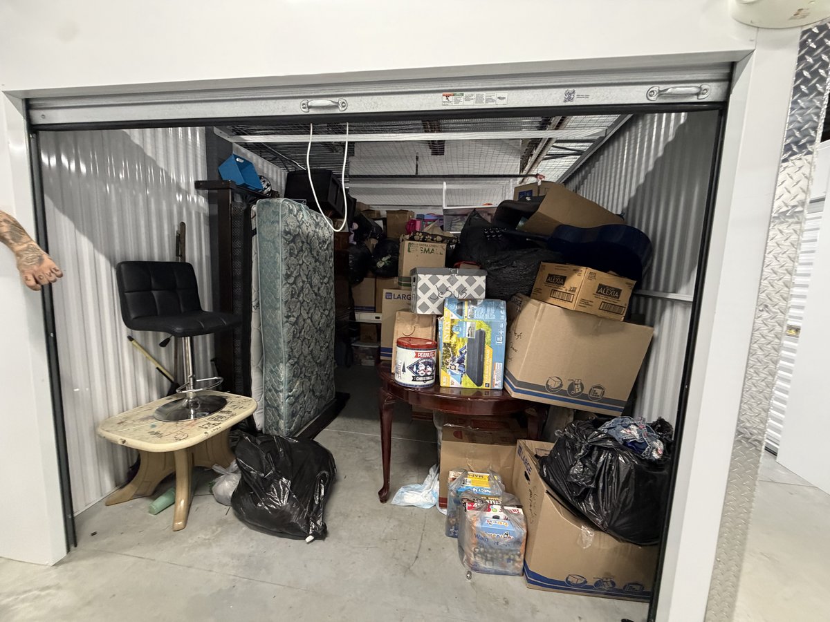 10 x 15 storage unit in Spring Hill, FL