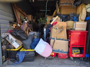 10 x 27 storage unit in Lake Elsinore, CA
