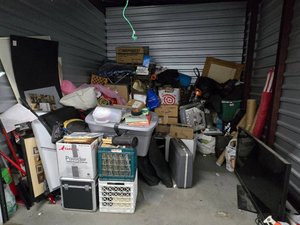 10 x 10 storage unit in Lake Elsinore, CA