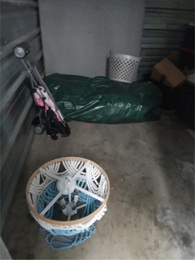 10 x 10 storage unit in Des Moines, IA