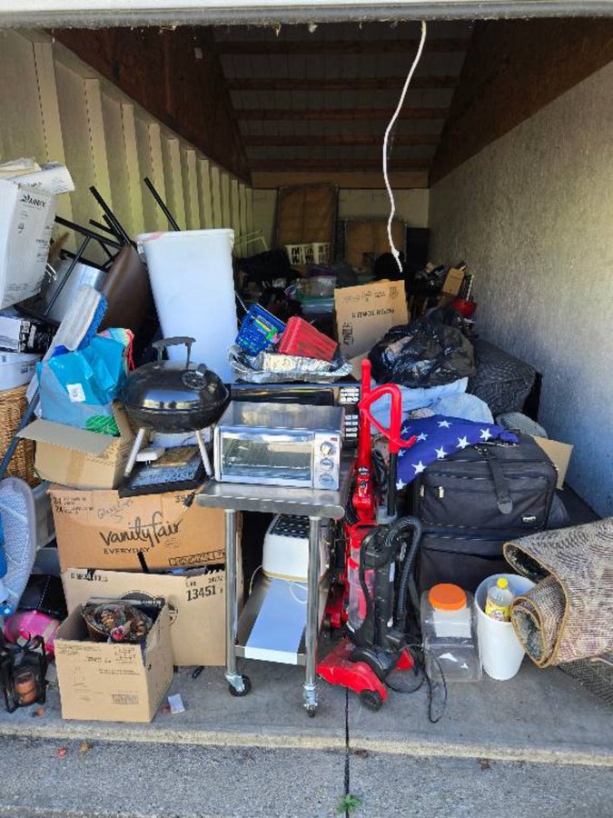 10 x 30 storage unit in Louisville, KY