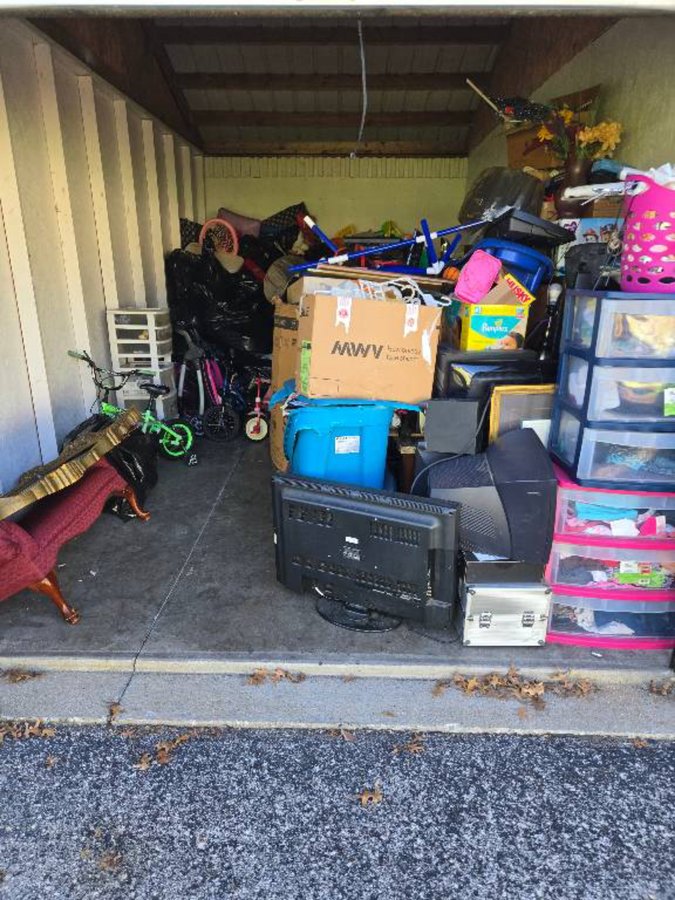10 x 20 storage unit in Louisville, KY