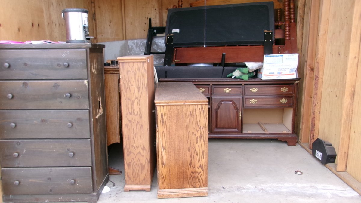 10 x 10 storage unit in Bakersfield, CA