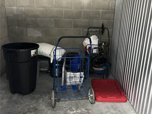 8 x 10 storage unit in Los Angeles, CA