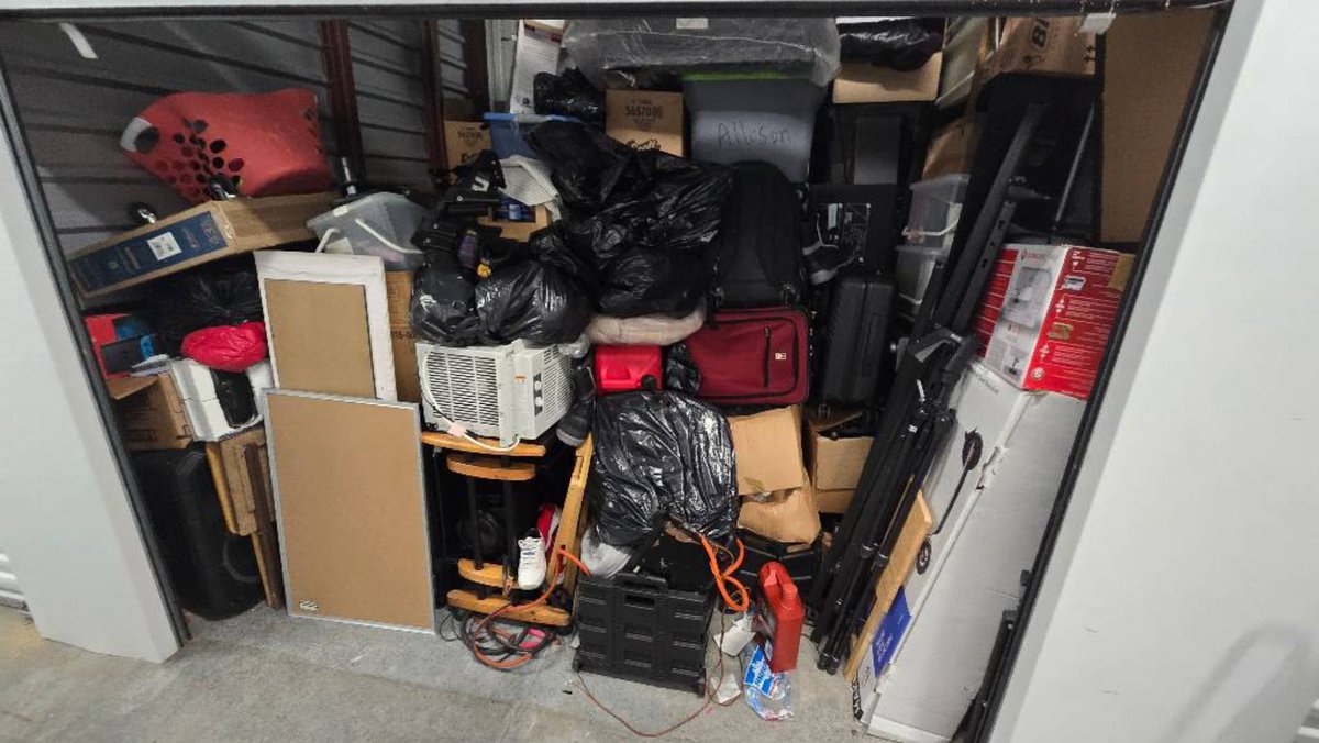 10 x 10 storage unit in Chicago Heights, IL
