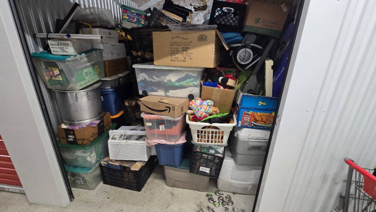 7 x 10 storage unit in Chicago Heights, IL