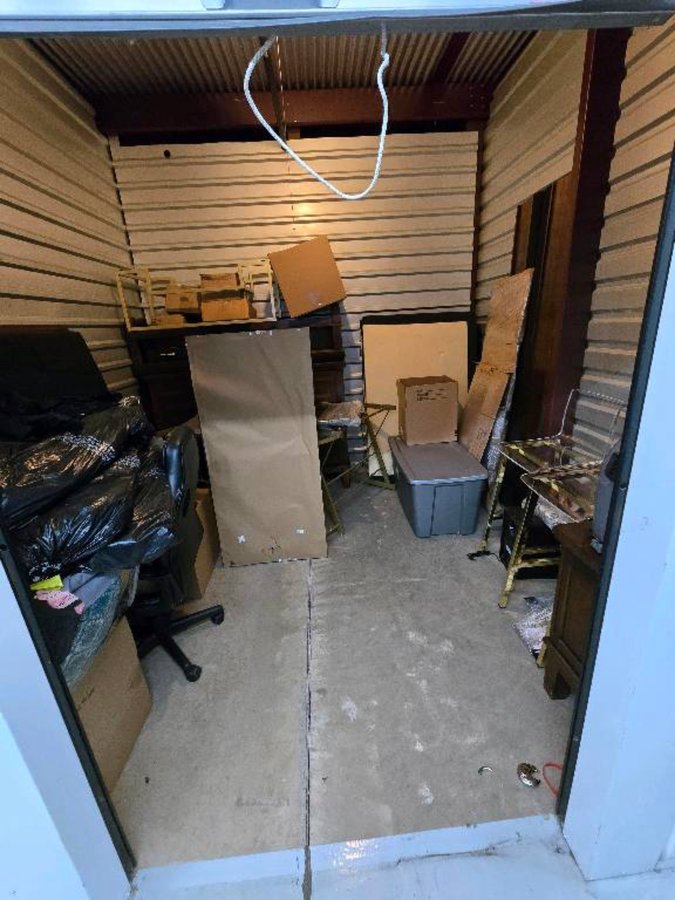 10 x 10 storage unit in Dallas, TX