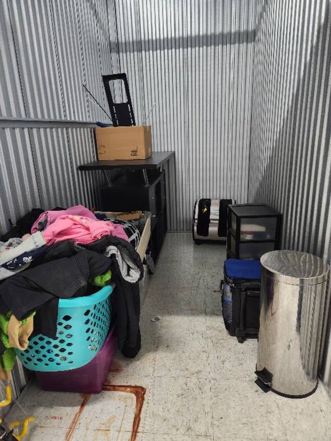 5 x 10 storage unit in Aurora, IL