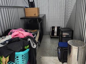 5 x 10 storage unit in Aurora, IL