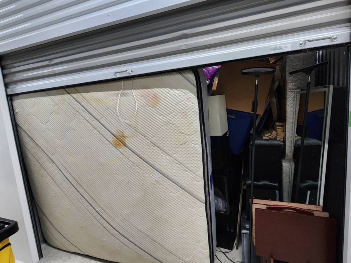 10 x 10 storage unit in Aurora, IL
