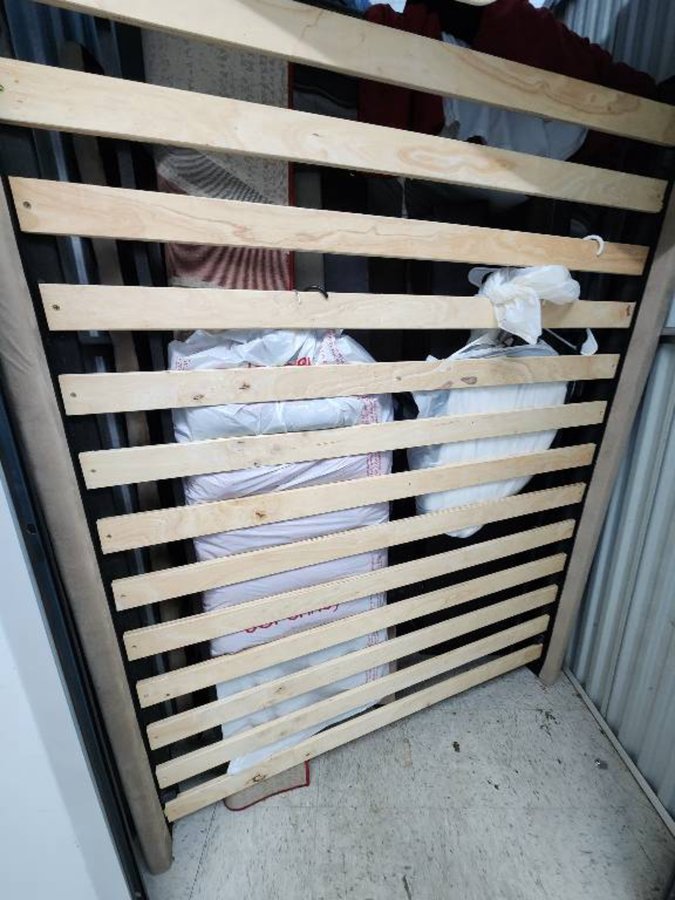 5 x 10 storage unit in Aurora, IL