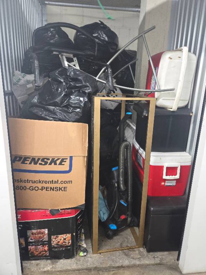 5 x 7 storage unit in Los Angeles, CA