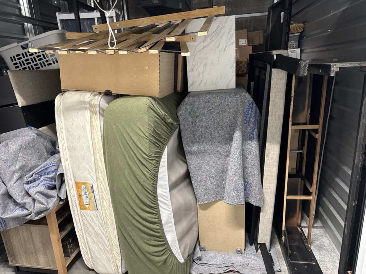 10 x 15 storage unit in Santa Fe Springs, CA